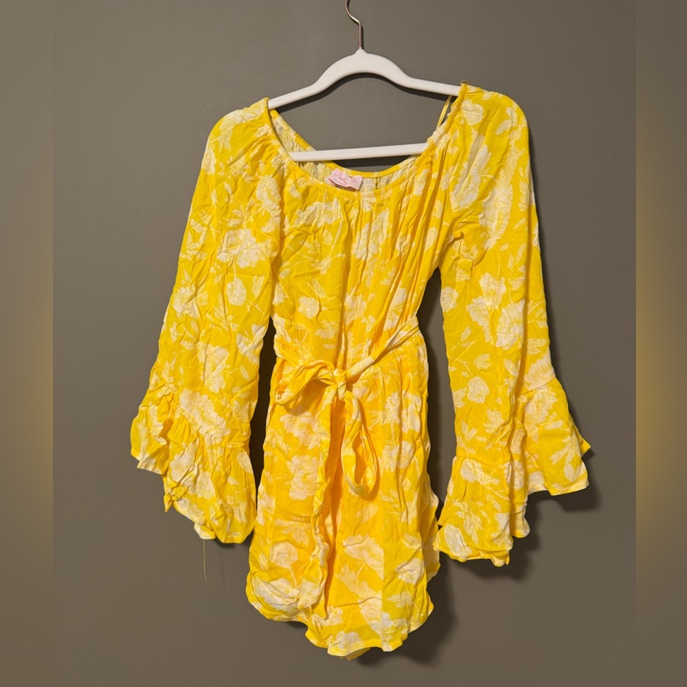 Pink Lily Bright Yellow Floral Short Romper with Bell Sleeves No Size Tag